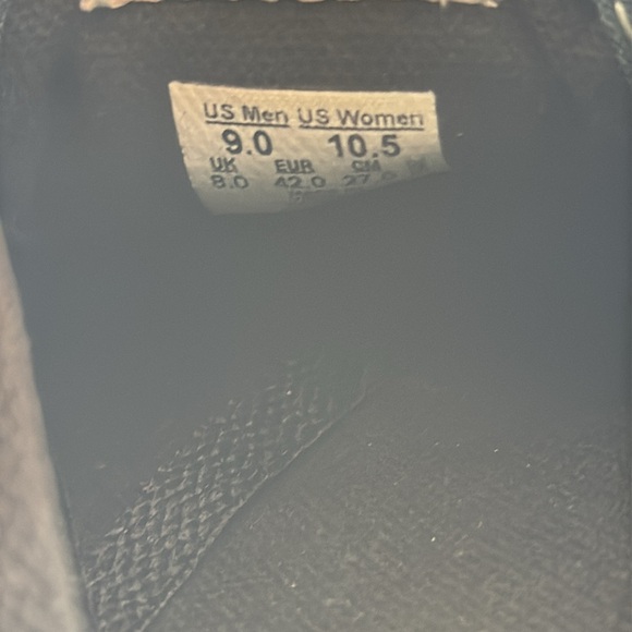 Exclusive VANS Star Wars A New Hope Darth Vader Sneakers Men's Size 9 Women 10.5 - Picture 15 of 15